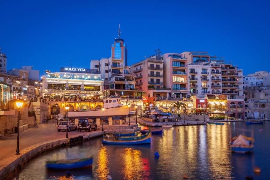 2 Bed Apt In Heart Of St Julians - 5Min From Seafront San Ġiljan Buitenkant foto