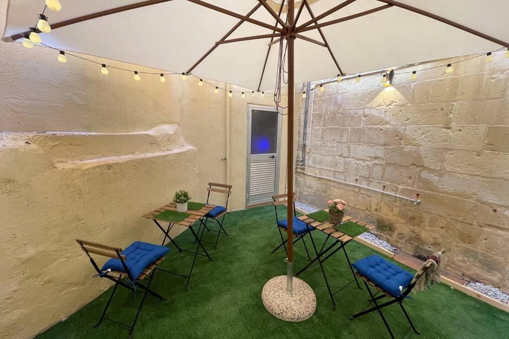 2 Bed Apt In Heart Of St Julians - 5Min From Seafront San Ġiljan Buitenkant foto
