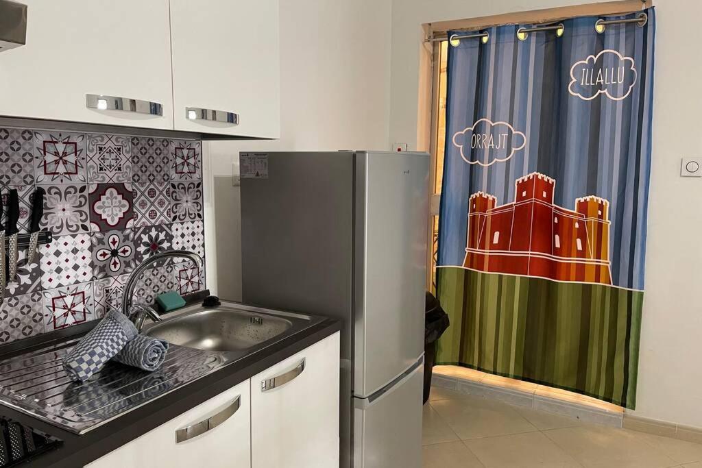 2 Bed Apt In Heart Of St Julians - 5Min From Seafront San Ġiljan Buitenkant foto