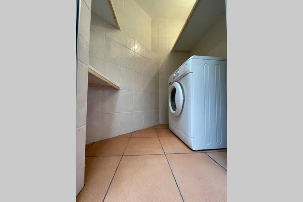 2 Bed Apt In Heart Of St Julians - 5Min From Seafront San Ġiljan Buitenkant foto